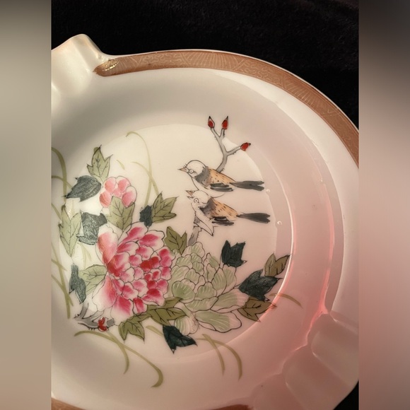 Vintage MCM Kutani Japan Porcelainware Ashtray with Wrens & Peonies - Picture 4 of 6